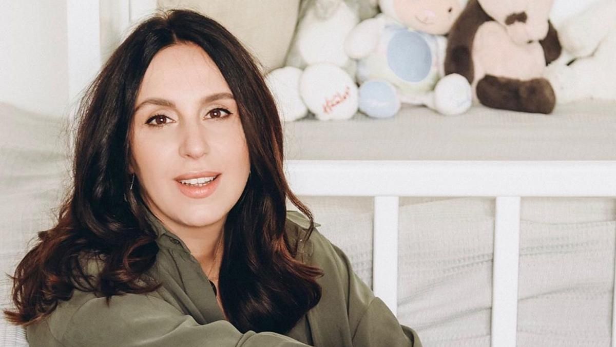 В платье с откровенным декольте: Джамала обратилась к учителям – трогательное видео В платье с откровенным декольте: Джамала обратилась к учителям – трогательное видео