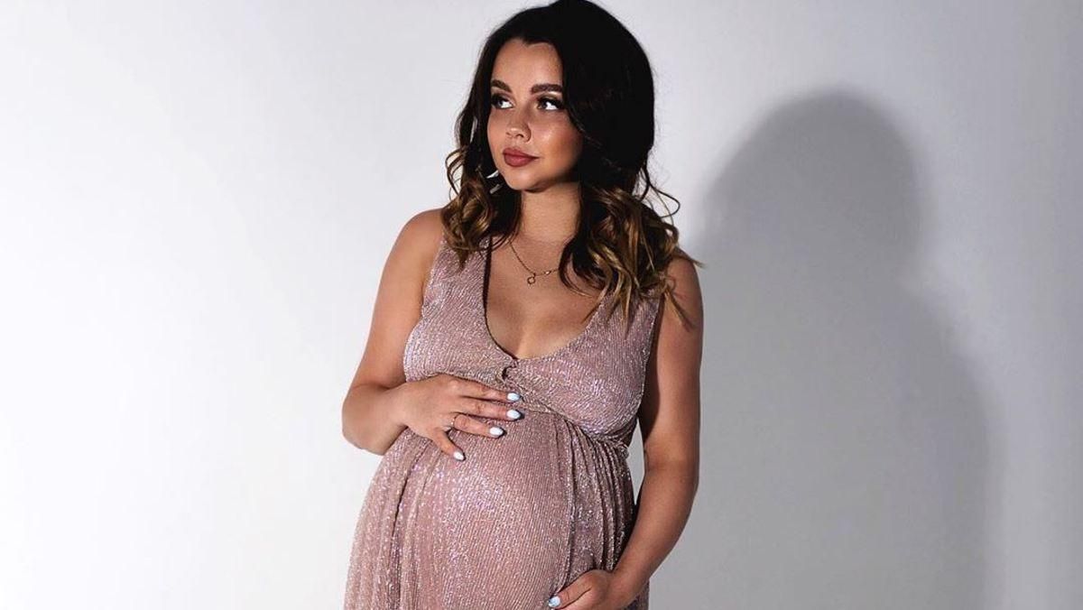 Ексучасниця "Супермодель по-українськи" Влада Роговенко народила первістка Ексучасниця "Супермодель по-українськи" Влада Роговенко народила первістка