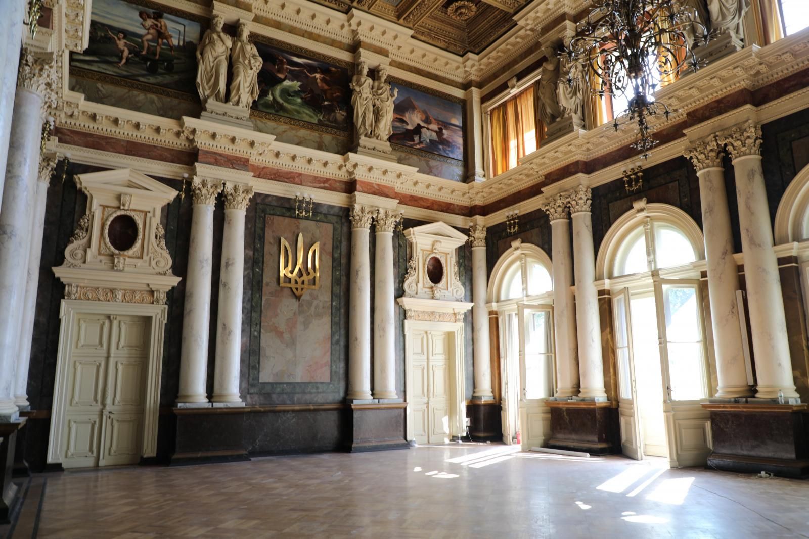 Галицька розкіш: у Львівській політехніці відреставрували дві старовинні зали – фото і відео Галицька розкіш: у Львівській політехніці відреставрували дві старовинні зали – фото і відео