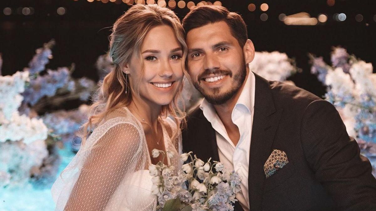 Перша шлюбна ніч і поповнення у сім'ї: Нікіта Добринін розповів подробиці стосунків з дружиною Перша шлюбна ніч і поповнення у сім'ї: Нікіта Добринін розповів подробиці стосунків з дружиною