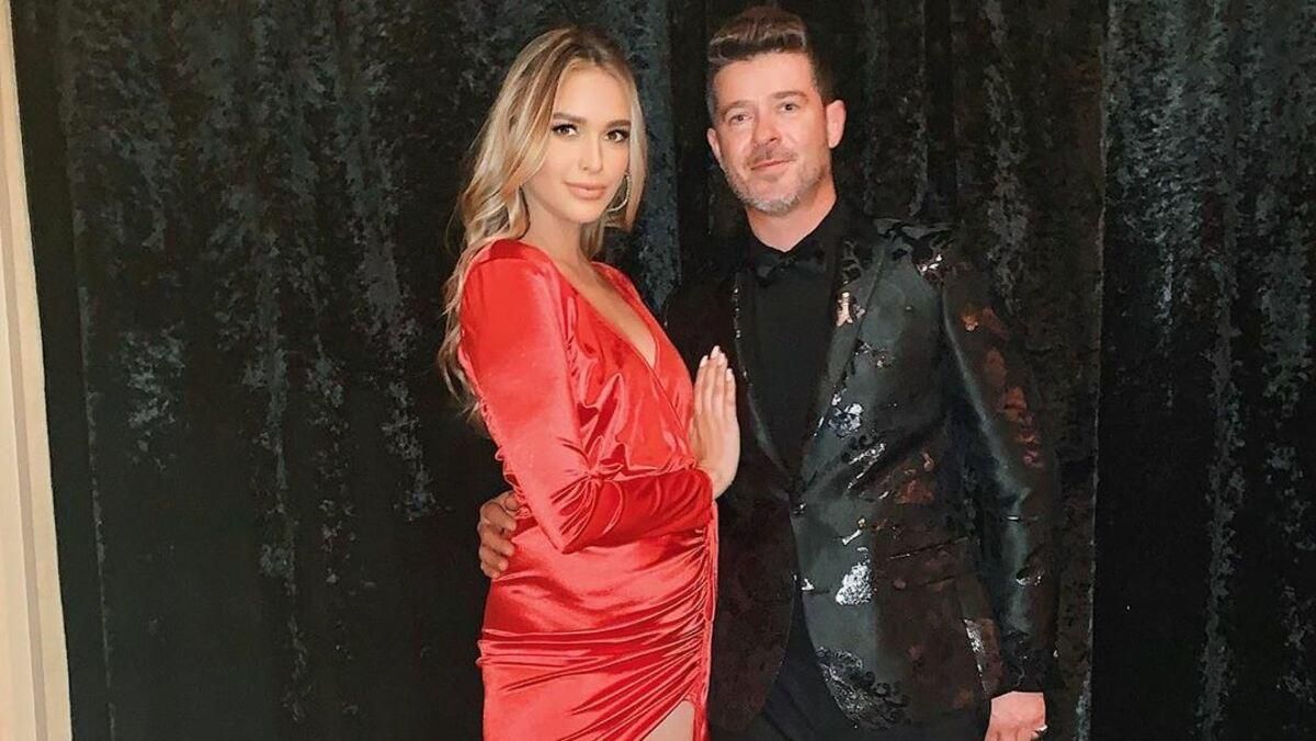 Співак Робін Тік вчетверте стане батьком: фото вагітної дружини Співак Робін Тік вчетверте стане батьком: фото вагітної дружини