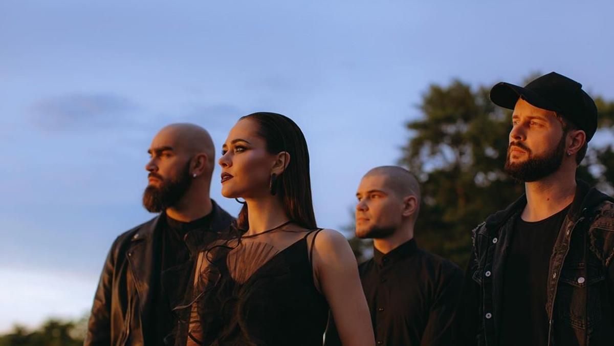 Сухофрукти, хумус і тиша в залі: Юлія Саніна поділилась вибагливим райдером гурту The Hardkiss Сухофрукти, хумус і тиша в залі: Юлія Саніна поділилась вибагливим райдером гурту The Hardkiss