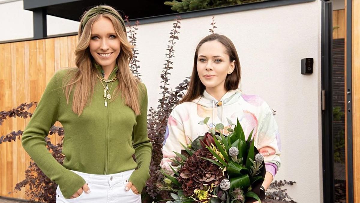 С бокалами вина и за щедрым столом: Юлия Санина пригласила Катю Осадчую в гости – фото С бокалами вина и за щедрым столом: Юлия Санина пригласила Катю Осадчую в гости – фото