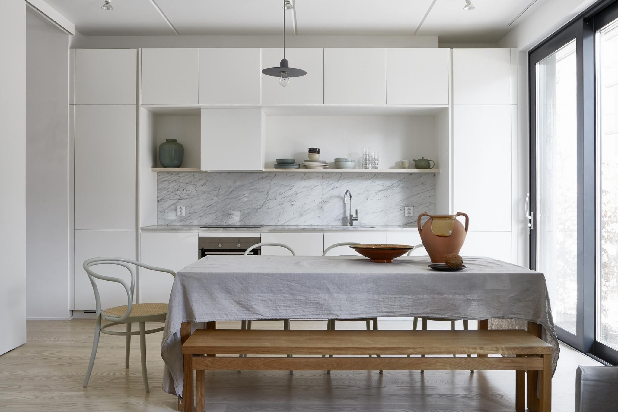 Як обрати ідеальний холодильник для своєї кухні: поради дизайнерки з фото Як обрати ідеальний холодильник для своєї кухні: поради дизайнерки з фото