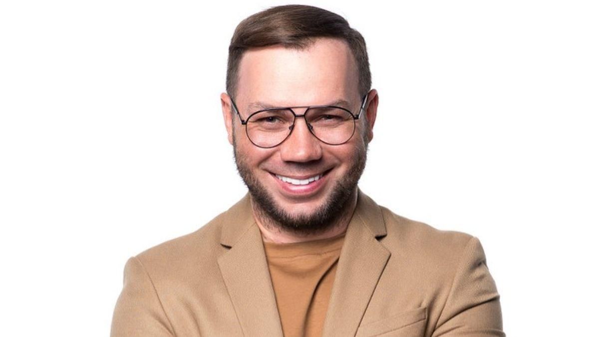 Як правильно поєднувати кольори: anti-age поради від Андре Тана Як правильно поєднувати кольори: anti-age поради від Андре Тана