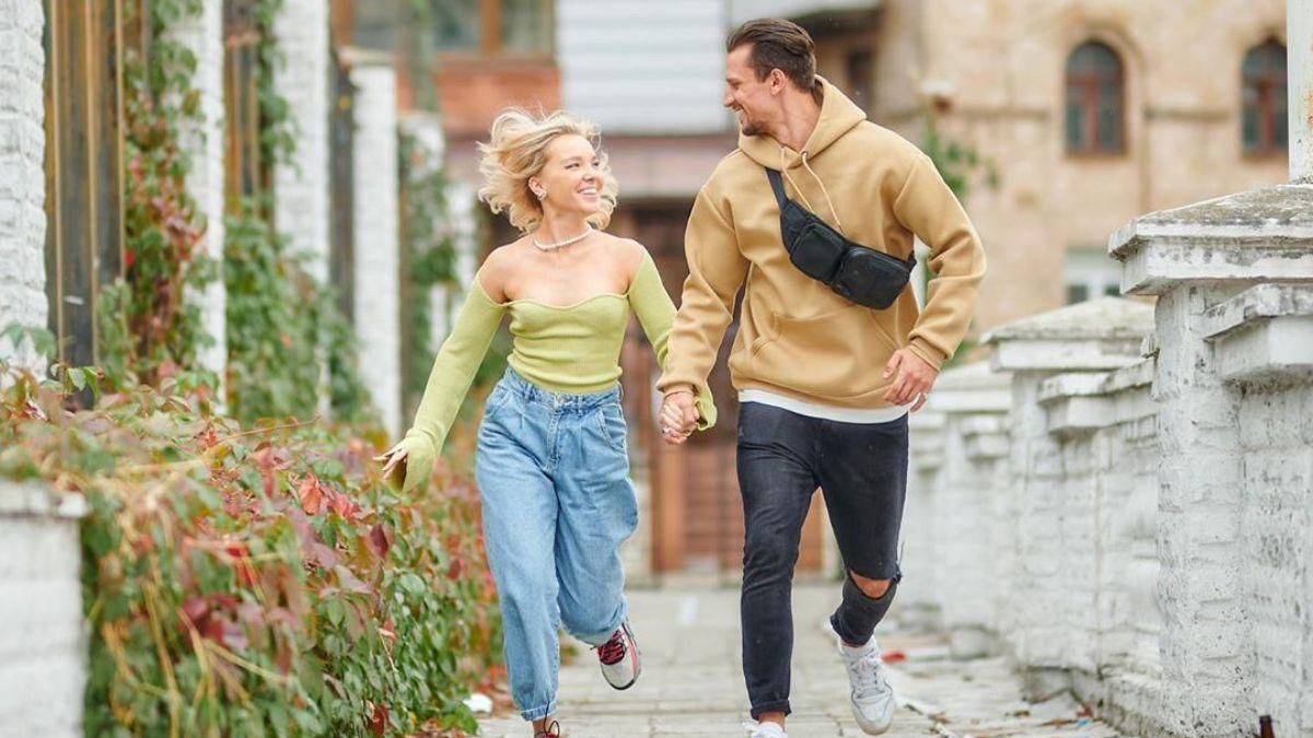 Тарас Цимбалюк залюбовал сеть романтической фотосессией с невестой: чувственные кадры Тарас Цимбалюк залюбовал сеть романтической фотосессией с невестой: чувственные кадры