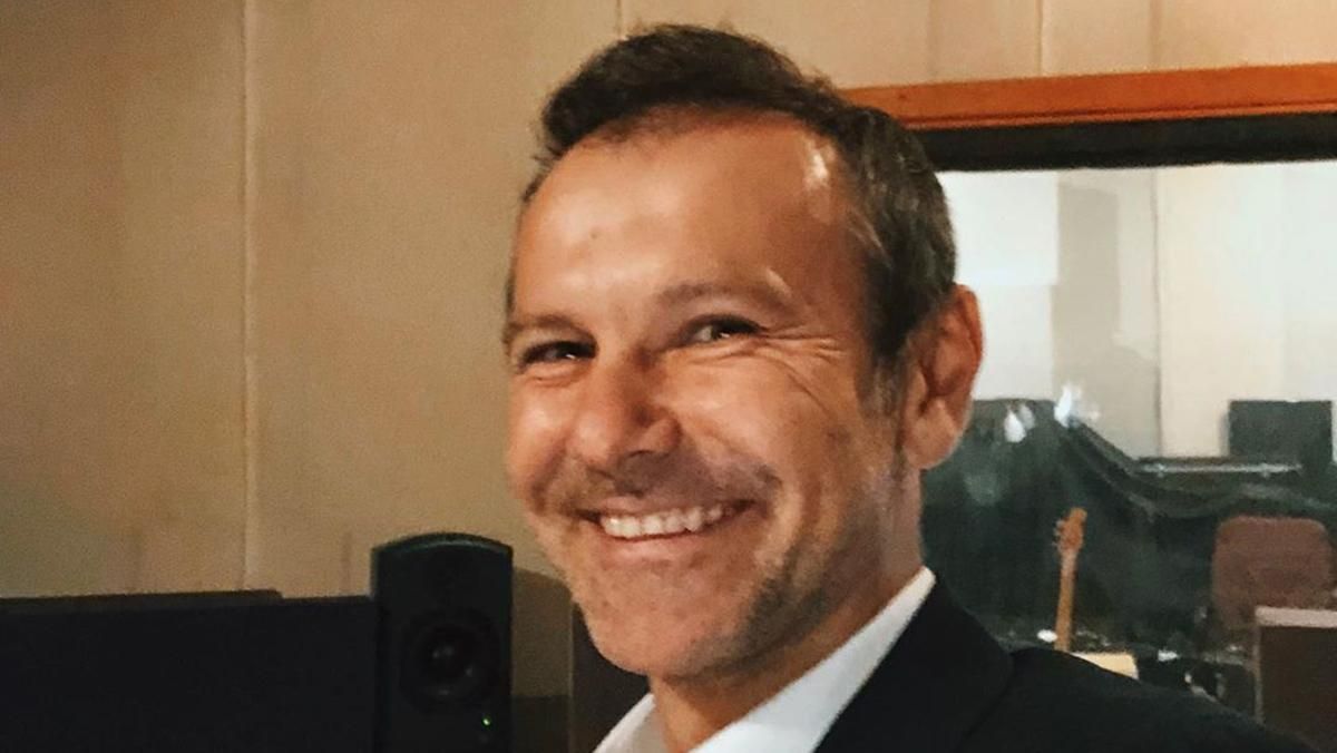 Святослав Вакарчук показав архівні студентські фото: як співак виглядав 29 років тому Святослав Вакарчук показав архівні студентські фото: як співак виглядав 29 років тому