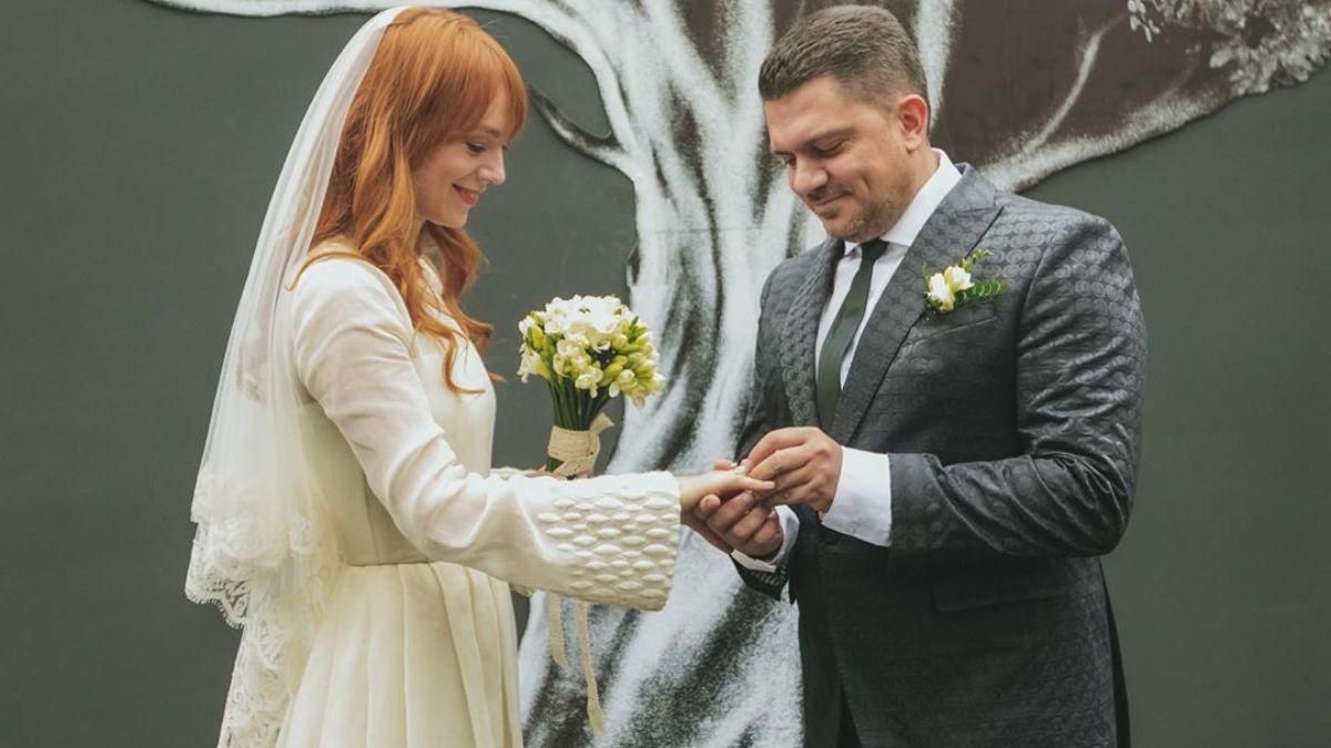 Тайная роспись и свадебная фотосессия: Светлана Тарабарова показала эксклюзивные фото с любимым