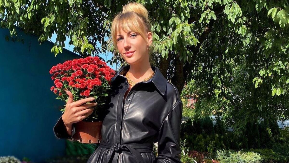 У смугастих штанах: Леся Нікітюк вразила стильним образом – фото