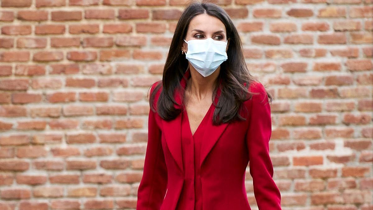 Снова в красном: королева Летиция продемонстрировала безупречный образ – фото Снова в красном: королева Летиция продемонстрировала безупречный образ – фото