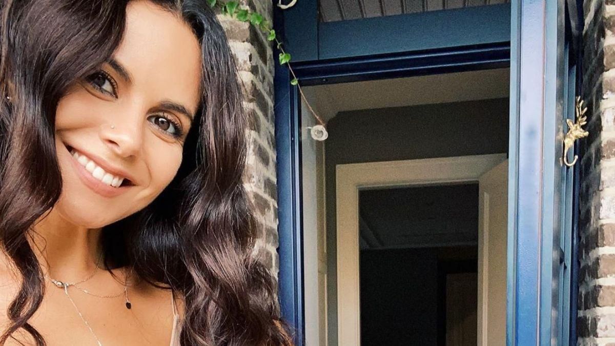 У нюдовому топі: Настя Каменських замилувала мережу світлинами з цуценятами У нюдовому топі: Настя Каменських замилувала мережу світлинами з цуценятами