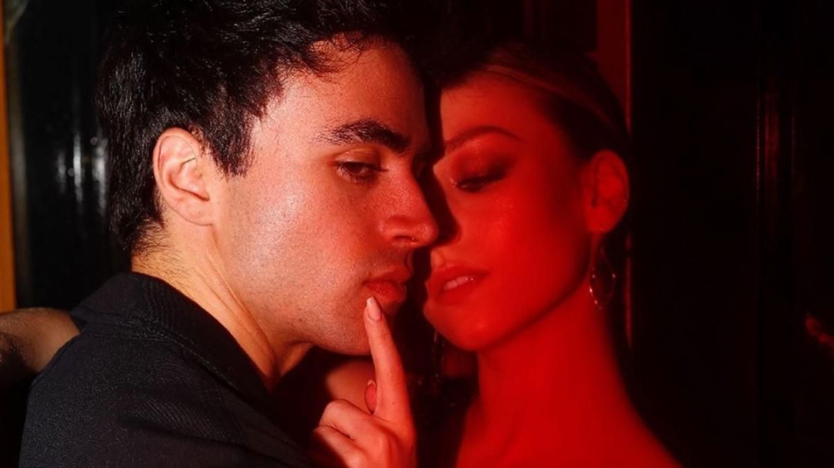 Секс втрьох і оголення: найспекотніші еротичні кадри з серіалу "Еліта" – 18+