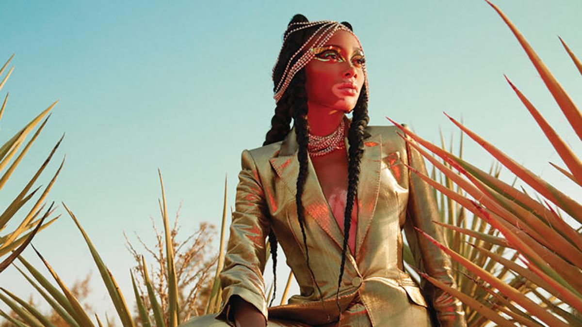 Моя шкіра – моє діло: яскрава і футуристична Вінні Гарлоу знялась для обкладинки журналу FASHION Моя шкіра – моє діло: яскрава і футуристична Вінні Гарлоу знялась для обкладинки журналу FASHION