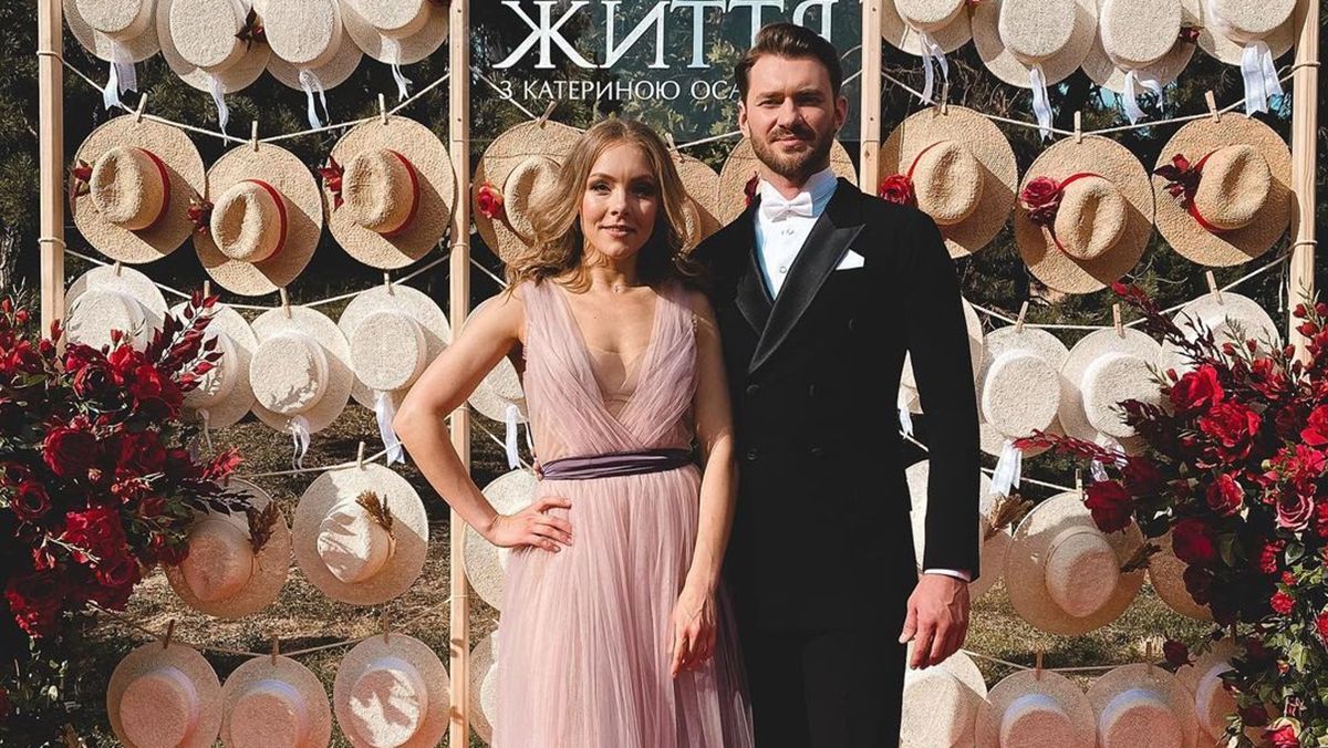 Экс-супруги Алена Шоптенко и Дмитрий Дикусар до сих пор обвенчаны Экс-супруги Алена Шоптенко и Дмитрий Дикусар до сих пор обвенчаны