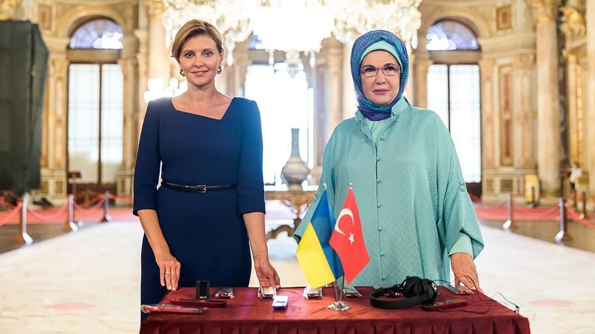 Олена Зеленська запустила україномовні аудіогіди в культурних пам'ятках Туреччини: яскраві фото Олена Зеленська запустила україномовні аудіогіди в культурних пам'ятках Туреччини: яскраві фото