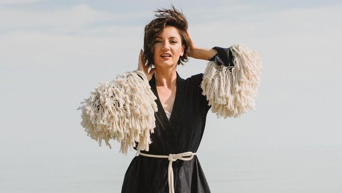 У відвертому топі: Оля Цибульська вразила сміливим образом – фото У відвертому топі: Оля Цибульська вразила сміливим образом – фото