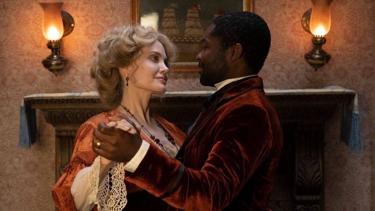 Анджелина Джоли сыграла в фильме "Питер Пэн и Алиса в Стране Чудес": сказочный трейлер Анджелина Джоли сыграла в фильме "Питер Пэн и Алиса в Стране Чудес": сказочный трейлер