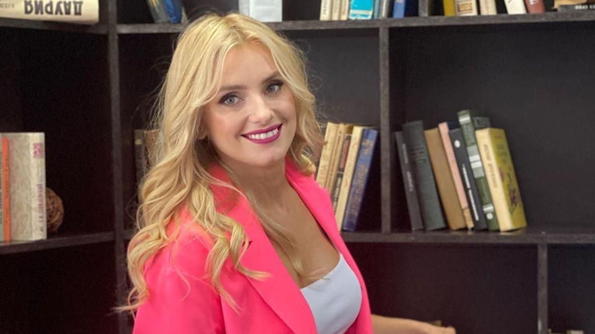 В стильных вышиванках: Ирина Федишин поздравила родителей с годовщиной брака В стильных вышиванках: Ирина Федишин поздравила родителей с годовщиной брака