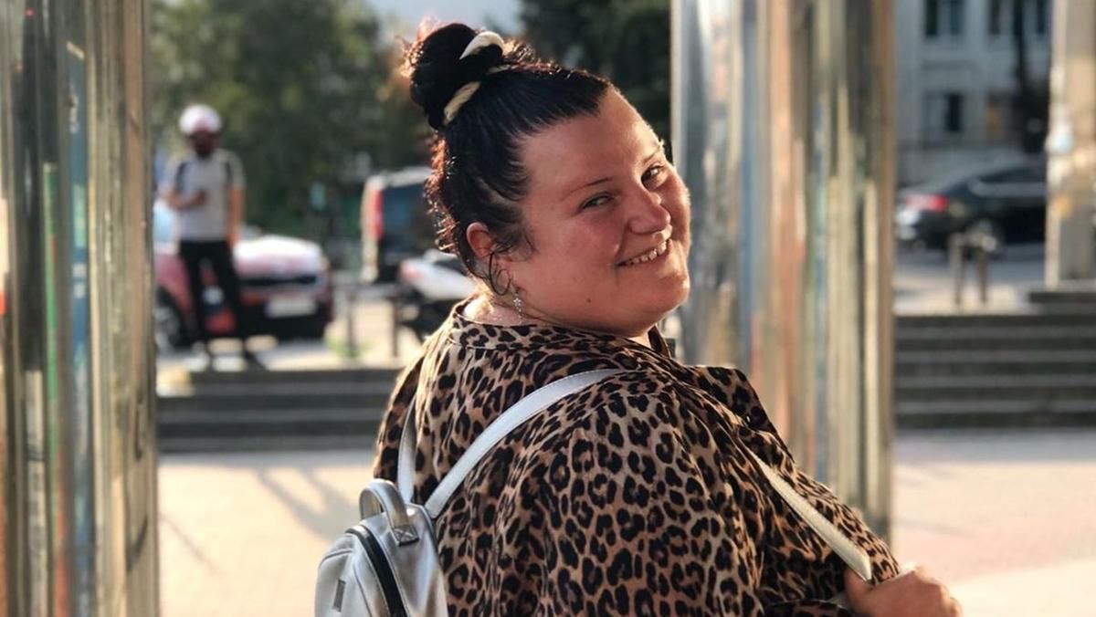 Яркая одежда и острый рэп: Alyona Alyona рассказала, как родители реагировали на стиль и музыку Яркая одежда и острый рэп: Alyona Alyona рассказала, как родители реагировали на стиль и музыку