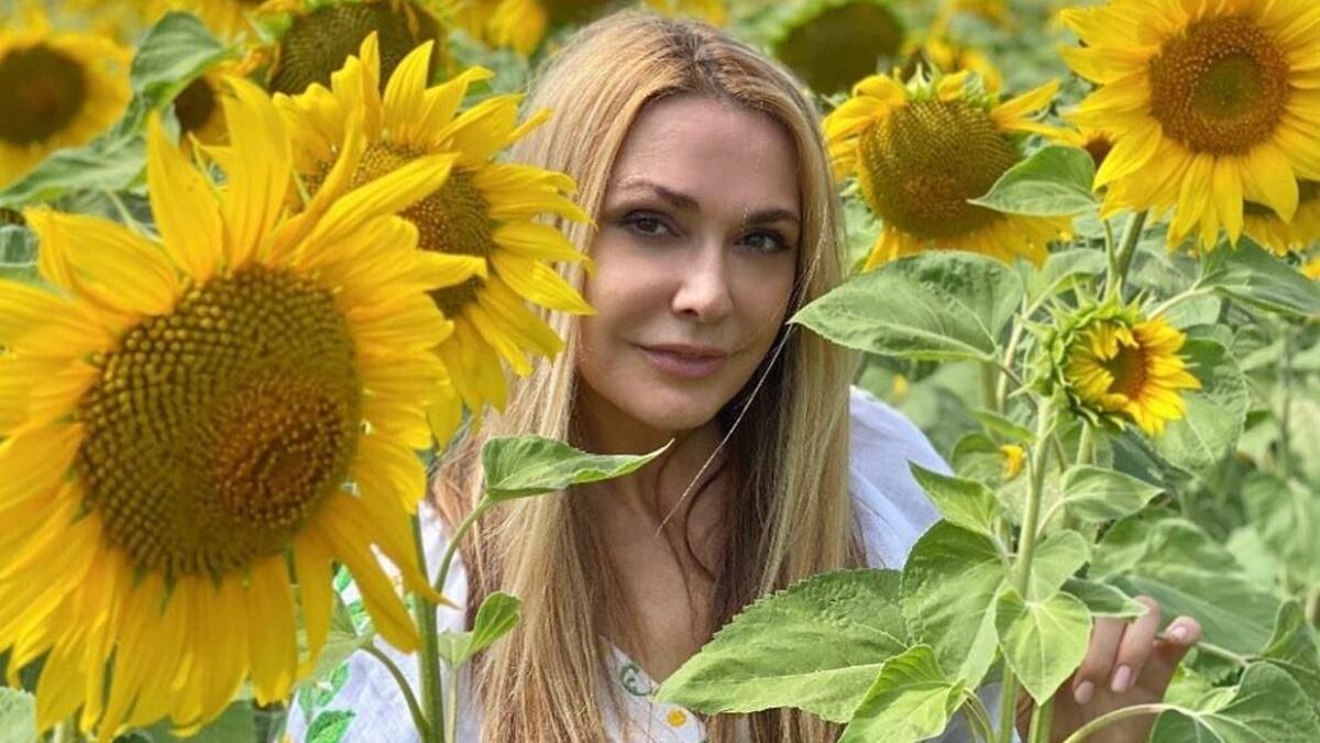 Ольга Сумська підкорила елегантним образом у довгій сукні: фото Ольга Сумська підкорила елегантним образом у довгій сукні: фото