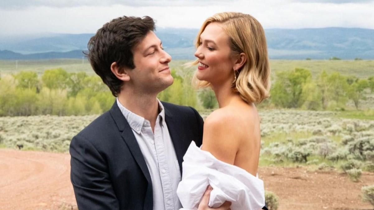 Модель Карли Клосс беременна Модель Карли Клосс беременна