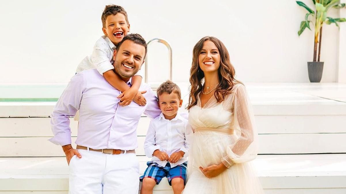 Григорий Решетник с женой и детьми Григорий Решетник с женой и детьми