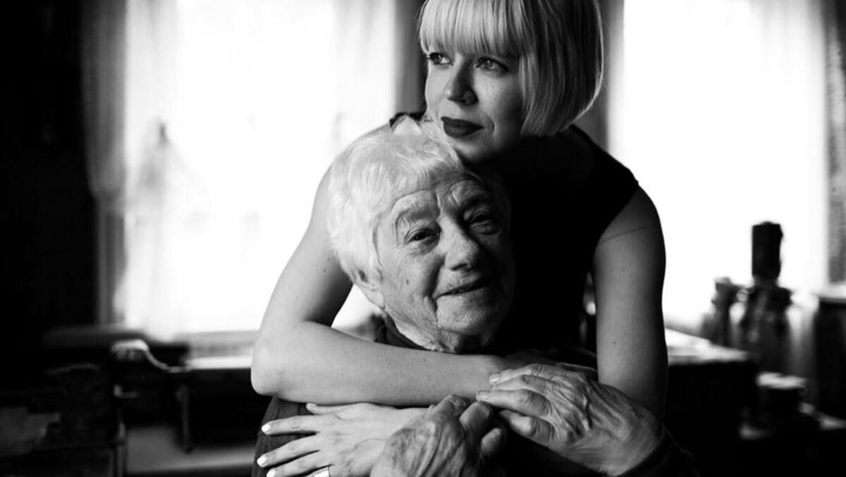 Умерла бабушка певицы ONUКА Валентина Шленчик – украинская бандуристка и певица Умерла бабушка певицы ONUКА Валентина Шленчик – украинская бандуристка и певица