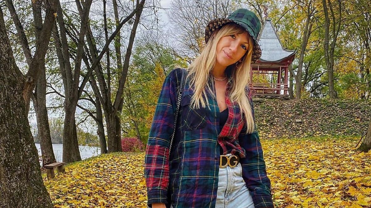 Леся Нікітюк зачарувала осінніми кадрами з собакою: яскраві фото Леся Нікітюк зачарувала осінніми кадрами з собакою: яскраві фото