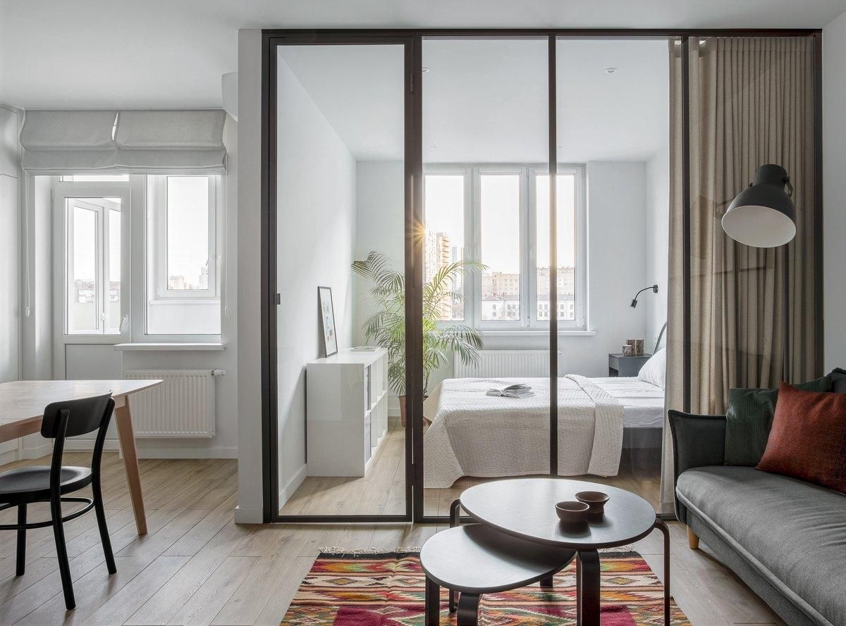 Стеклянные стены и мебель из IKEA: фото интересного интерьера квартиры для аренды в Киеве Стеклянные стены и мебель из IKEA: фото интересного интерьера квартиры для аренды в Киеве