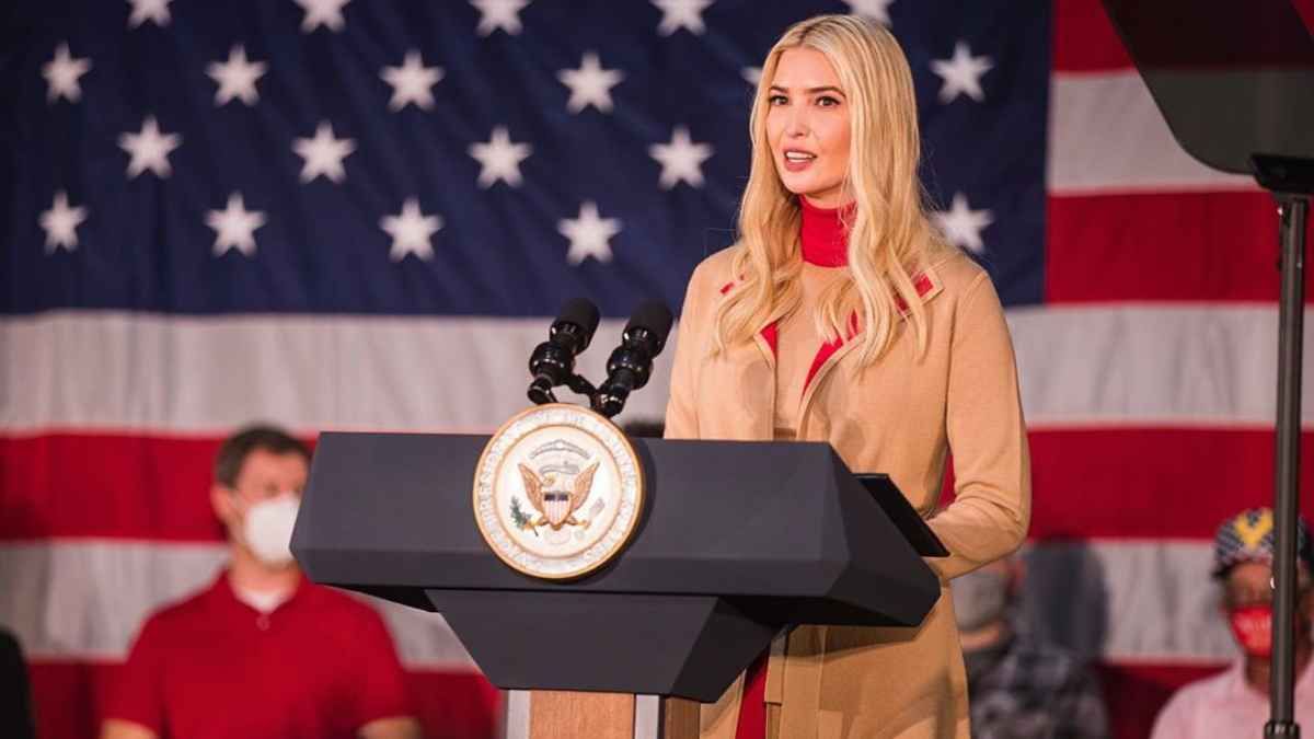 Іванка Трамп виступила на мітингу у яскравому вбранні Іванка Трамп виступила на мітингу у яскравому вбранні