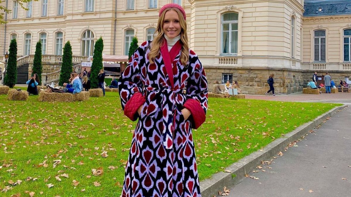 Катя Осадчая очаровала образом в осенней локации Катя Осадчая очаровала образом в осенней локации