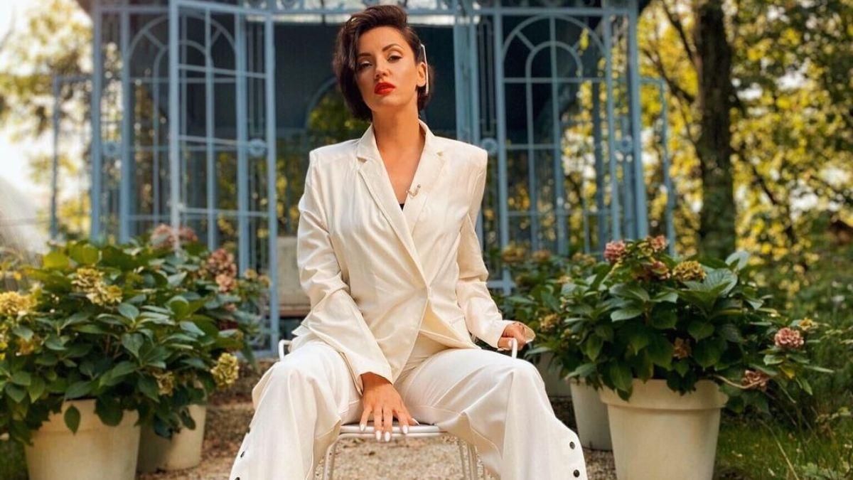 Оля Цибульская покорила стильным образом Оля Цибульская покорила стильным образом