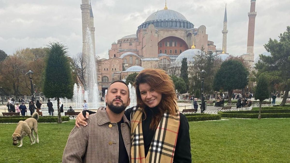 Монатик с женой отправились в Стамбул