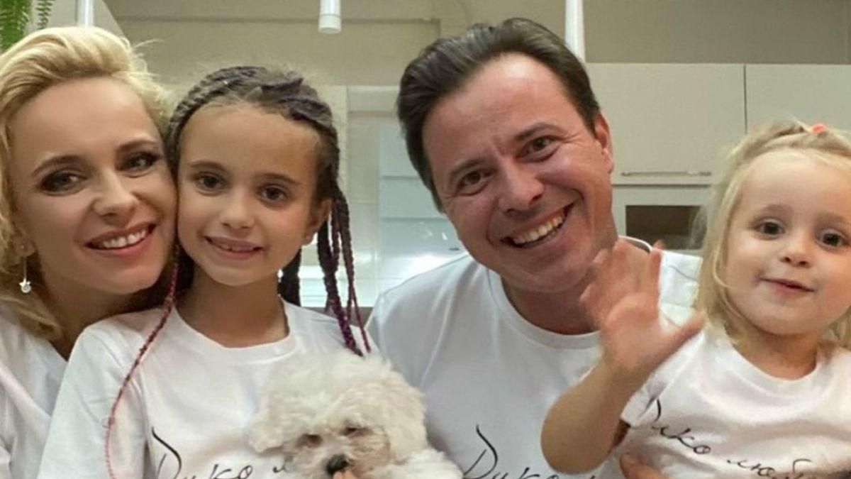 Лилия Ребрик очаровала сеть фотографиями с мужем и дочками Лилия Ребрик очаровала сеть фотографиями с мужем и дочками