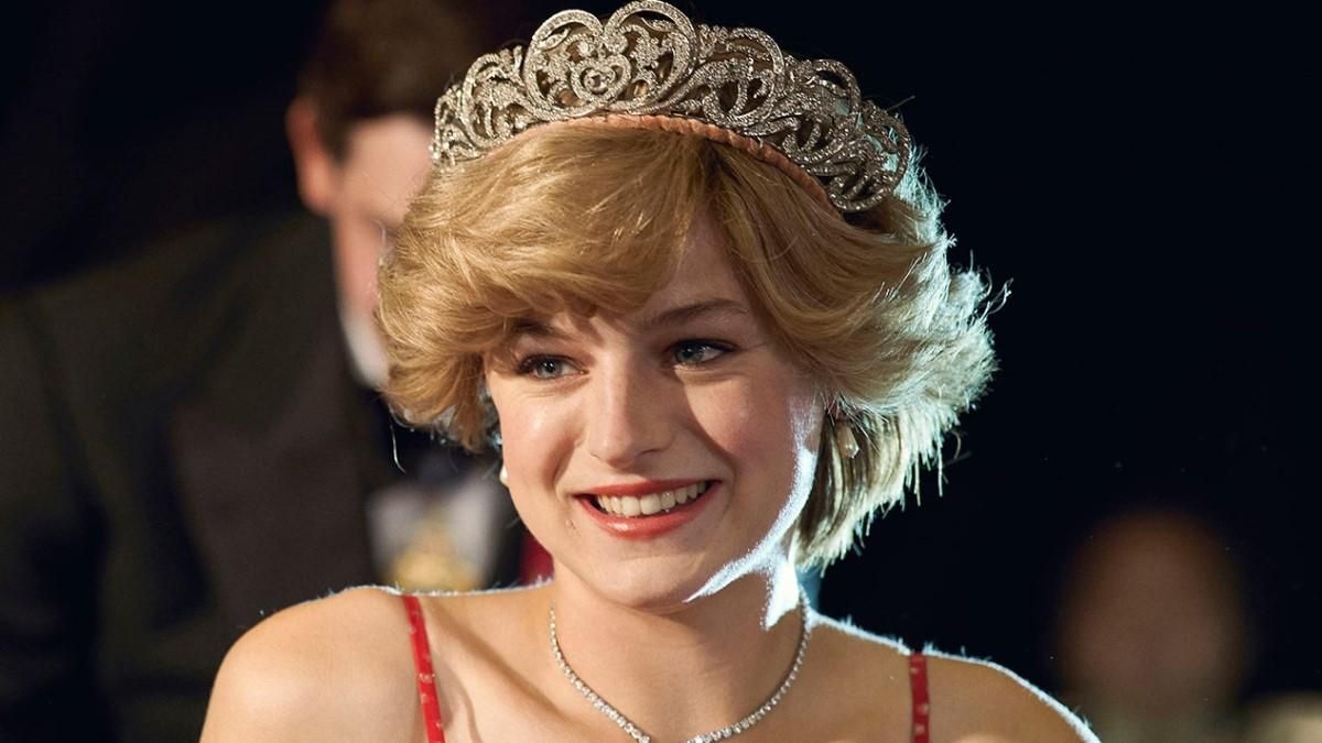 Корона 4 сезон: Эмма Коррин попала в больницу во время съемок Корона 4 сезон: Эмма Коррин попала в больницу во время съемок