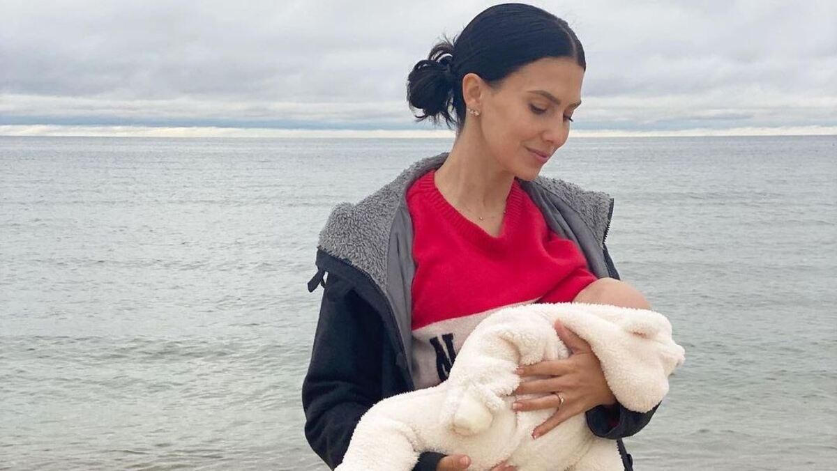 Хилария Болдуин сломала ногу Хилария Болдуин сломала ногу