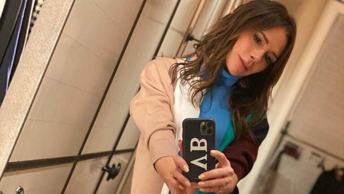 Вікторія Бекхем приміряла стильний образ Вікторія Бекхем приміряла стильний образ