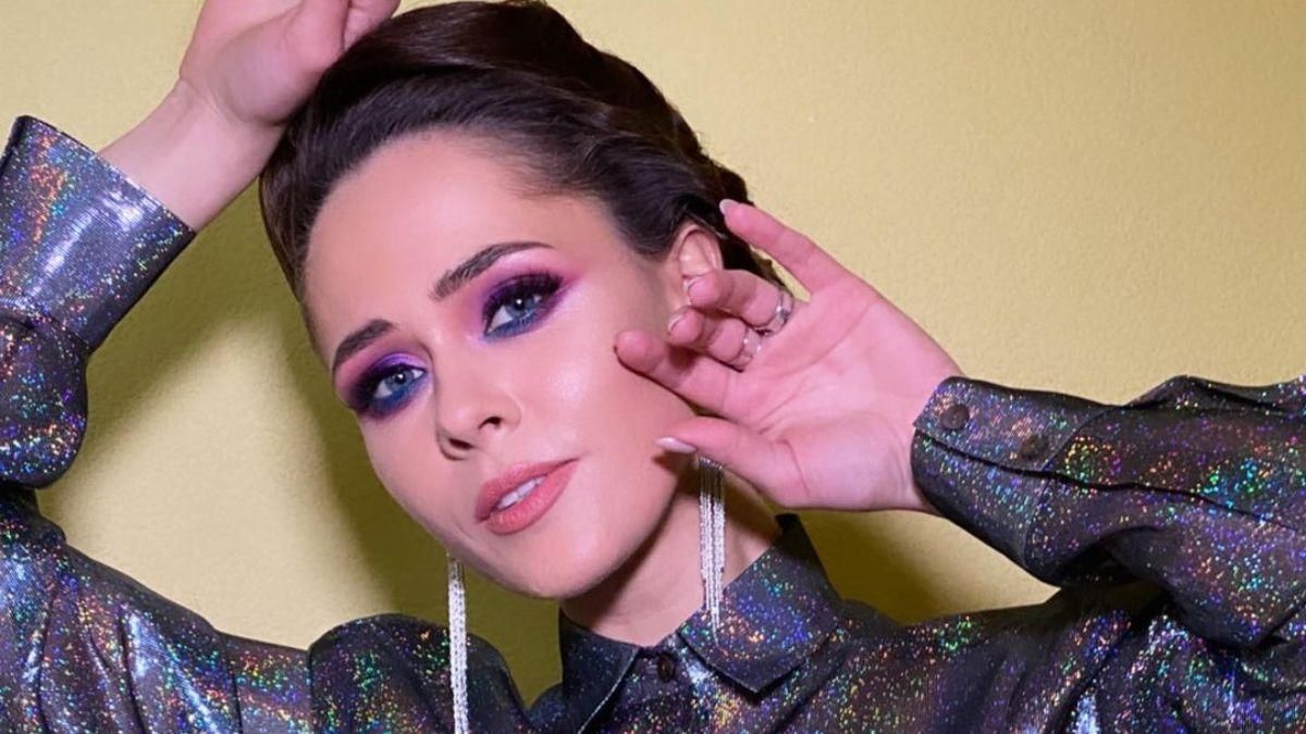 Юлія Саніна показала ефектний образ Юлія Саніна показала ефектний образ