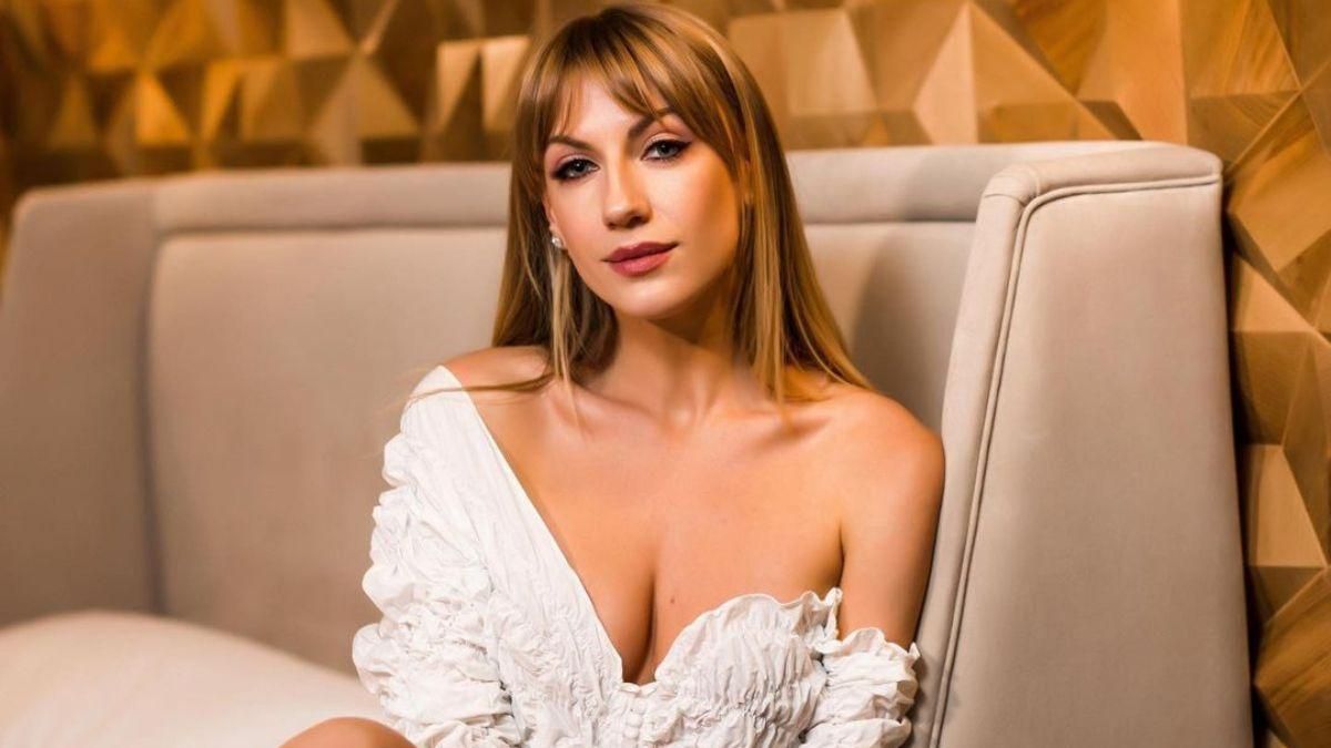 В туфлях за более чем 30 тысяч гривен: Никитюк похвасталась ножками В туфлях за более чем 30 тысяч гривен: Никитюк похвасталась ножками