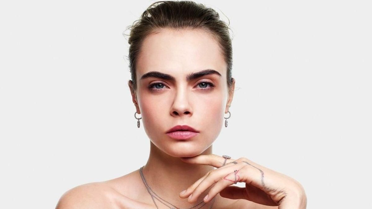 Кара Делевинь представила рождественскую коллекцию Dior Кара Делевинь представила рождественскую коллекцию Dior