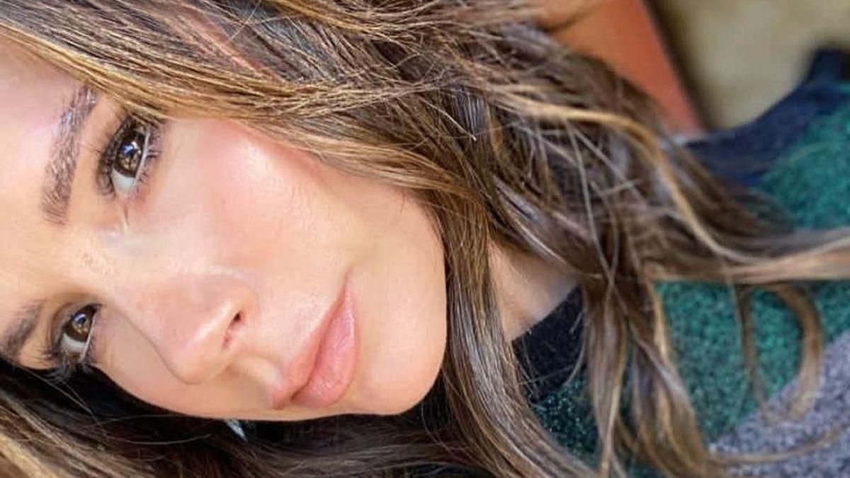 Трендовые джинсы 2021 года: Виктория Бекхэм стильный look Трендовые джинсы 2021 года: Виктория Бекхэм стильный look