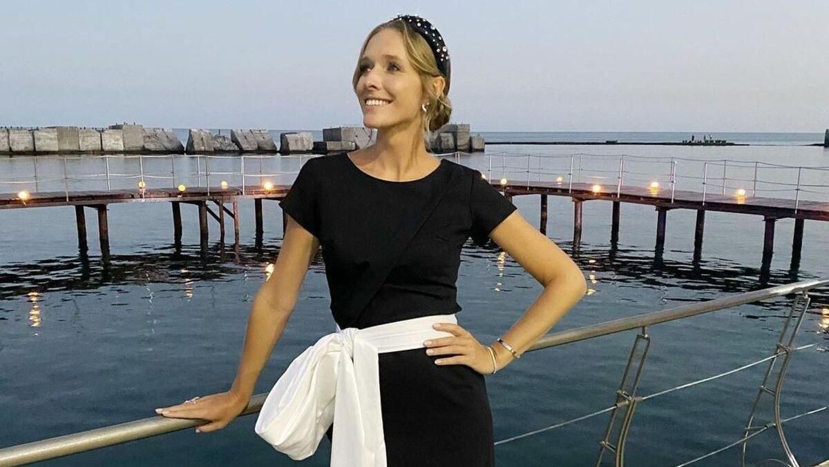 В черном платье: Катя Осадчая поразила роскошным образом – фото В черном платье: Катя Осадчая поразила роскошным образом – фото