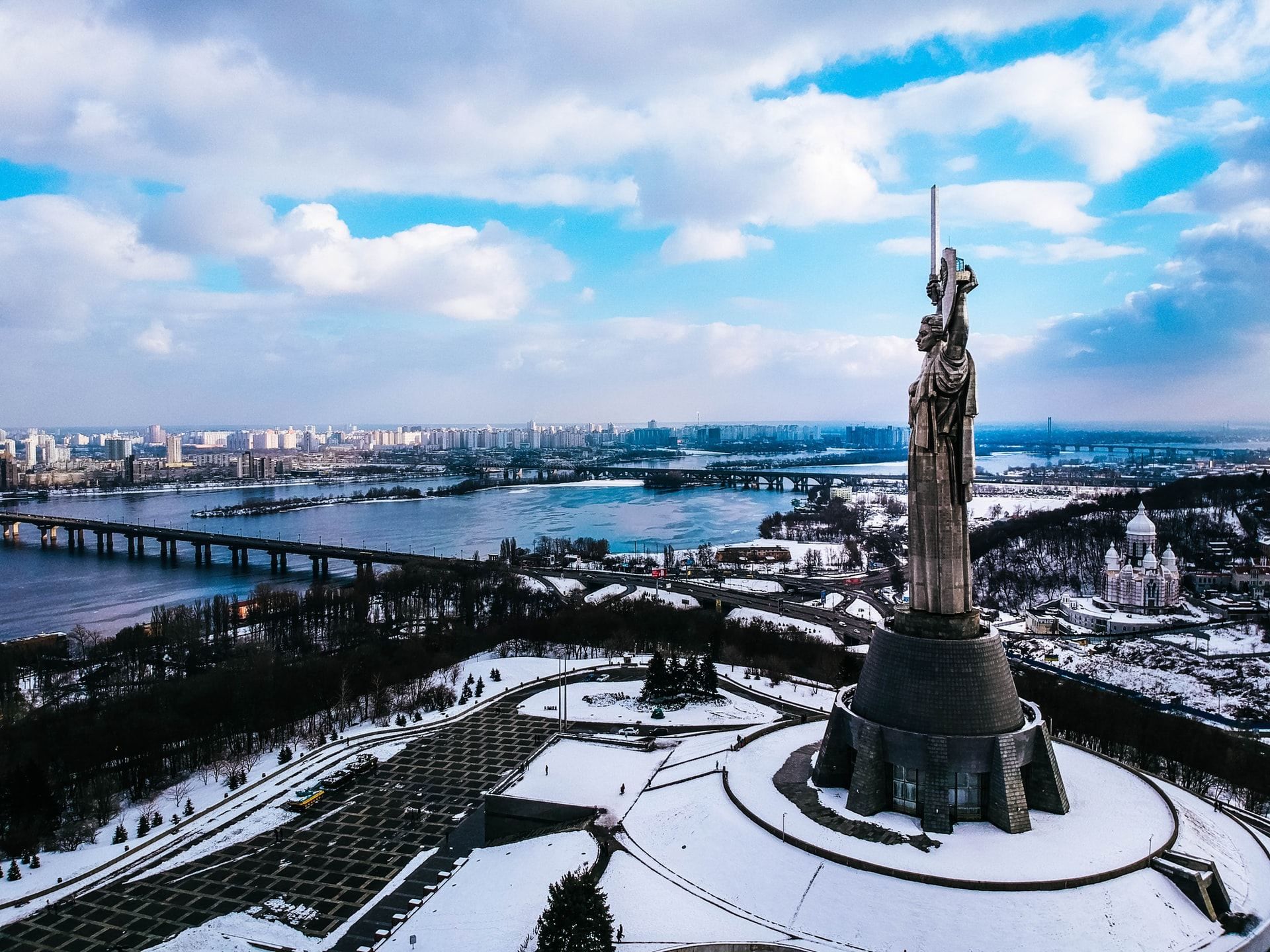 Що чекає Україну в 2021 році: передбачення екстрасенсів та астрологів 