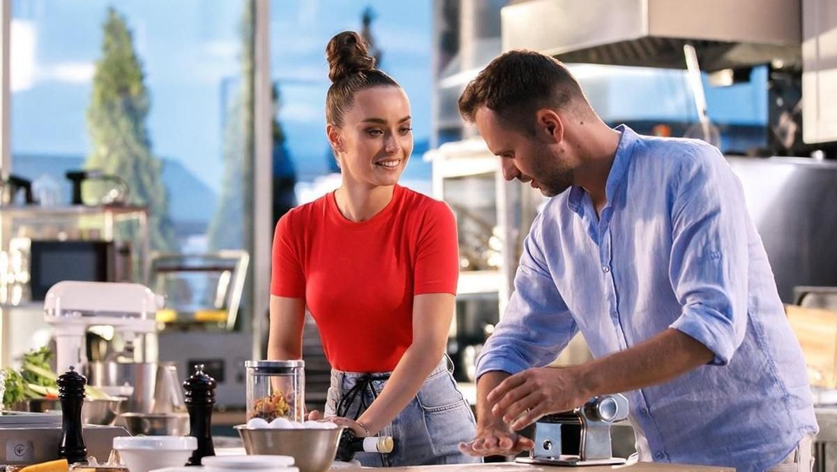 Холостячка Ксения Мишина с Евгением Ковтуненко Холостячка Ксения Мишина с Евгением Ковтуненко