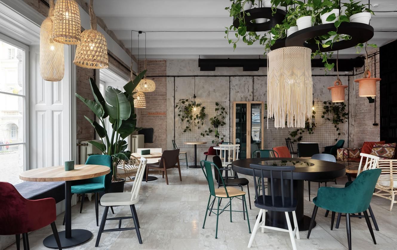 Современное кафе в центре Львова Современное кафе в центре Львова