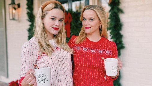 У новорічних светрах: Різ Візерспун замилувала мережу фото з донькою 