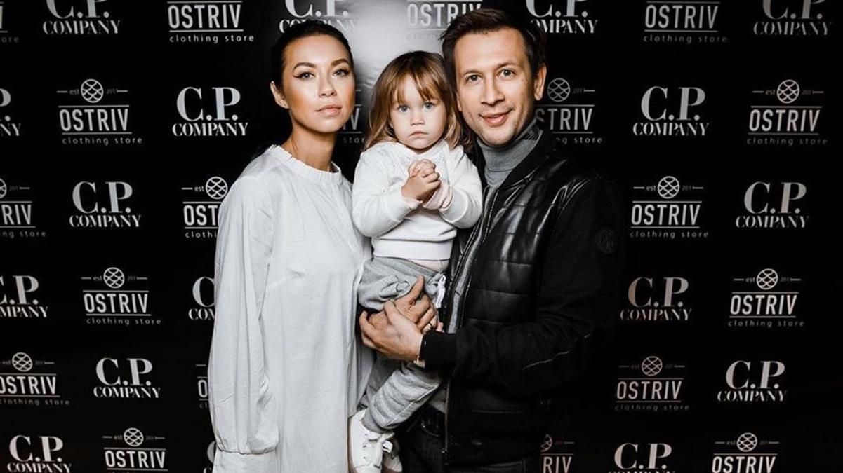 Дмитрий Ступка с женой и дочерью