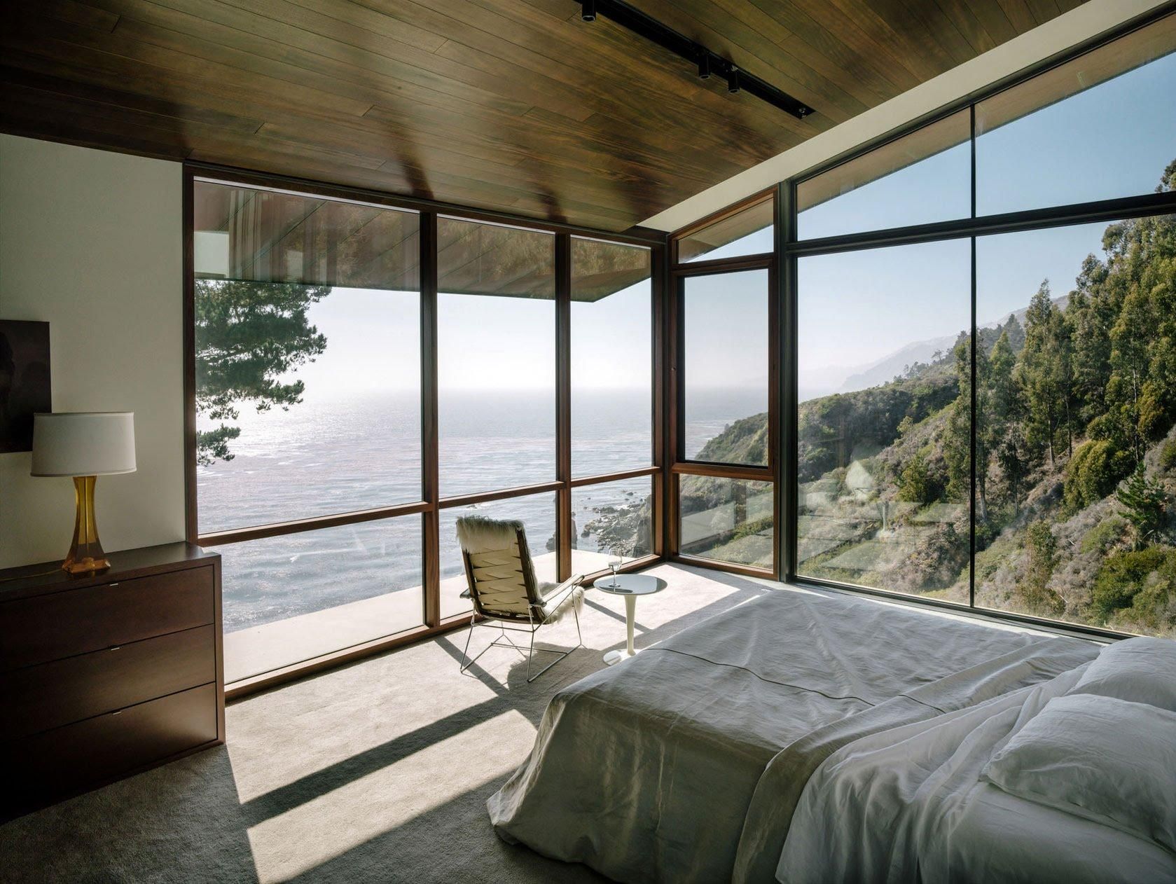 Кімната з панорамними вікнами
