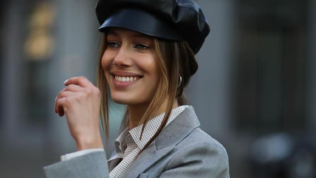 Ніколь Потуральські демонструє стильний образ Ніколь Потуральські демонструє стильний образ