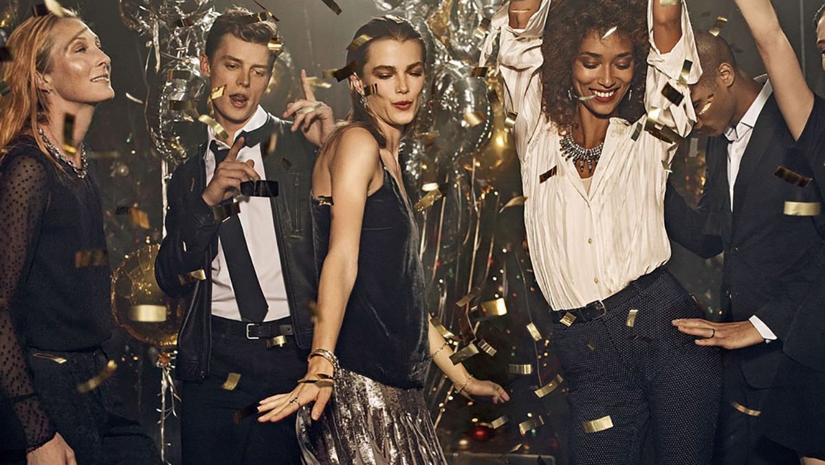 Новорічні аутфіти 2021: на яке вбрання звернути увагу Новорічні аутфіти 2021: на яке вбрання звернути увагу